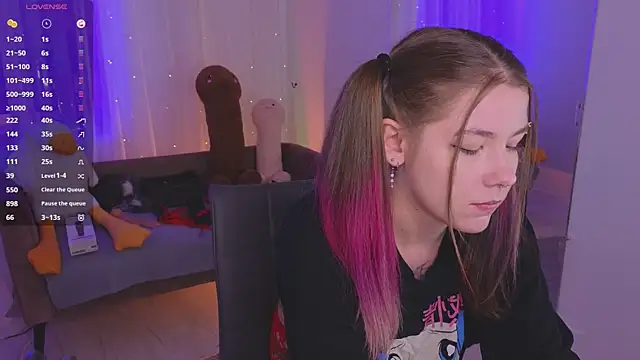 Mira_Falls élő XXX-chatje