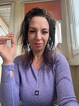 Almmaxxxx Adlı Modelin Canlı XXX Sohbeti