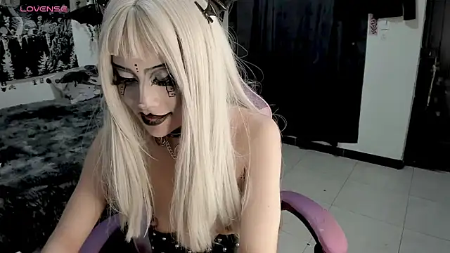 Chatroom XXX en direct de GothKitten666