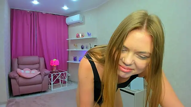 Strawberrye Live XXX Chat