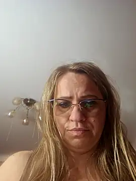 Онлайн чат XXX BLONDKICIA1