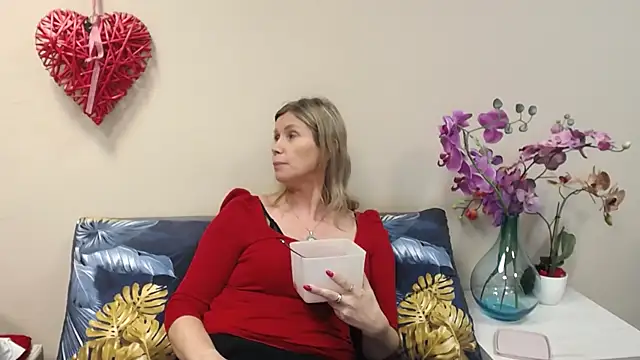 DoreenSexy Adlı Modelin Canlı XXX Sohbeti