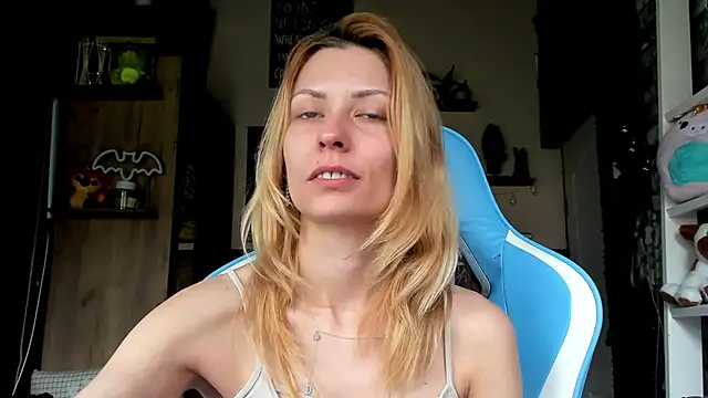 karo123421 Adlı Modelin Canlı XXX Sohbeti