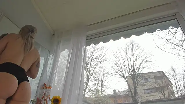 Ella_Vee élő XXX-chatje