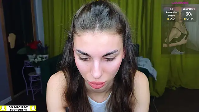 Онлайн чат XXX EmmyGreans