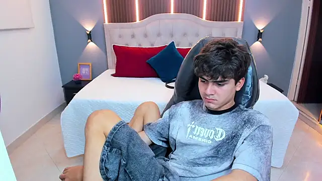 Tommy18__ – Live XXX-chat