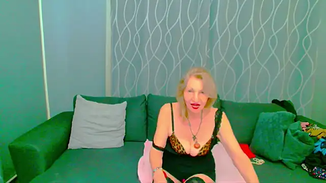 adeleadison Adlı Modelin Canlı XXX Sohbeti