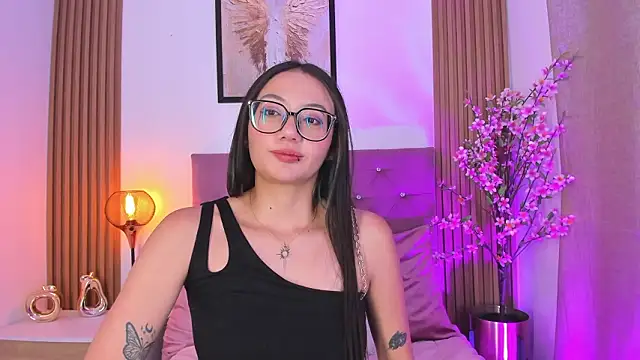 Chat +18 de ravena_queen ao vivo