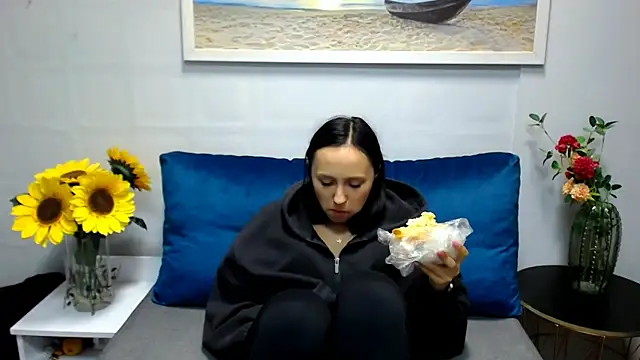 Онлайн чат XXX LuisaLive