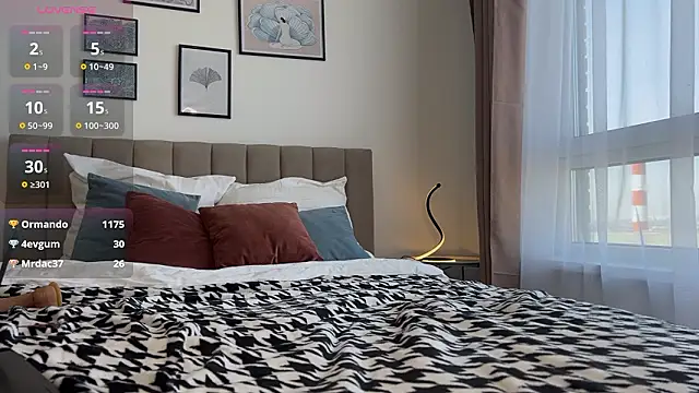 MiraJuicyJune 라이브 XXX 채팅