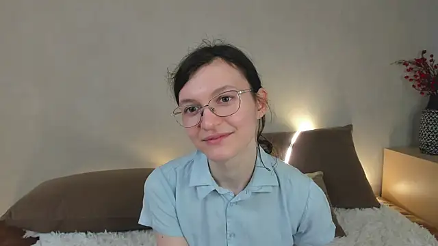 ThoraMarolaのライブXXXチャット