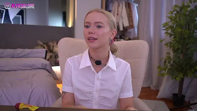 LexieLoree 现场XXX聊天