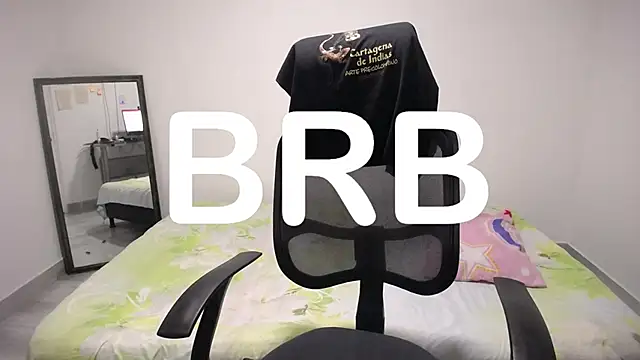 Show modela present_the_magic na web-kameri