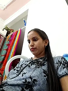 Sexy-Kavya2 Adlı Modelin Canlı XXX Sohbeti