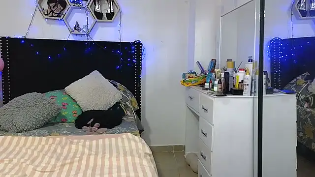 charlotte_077n Live XXX chat