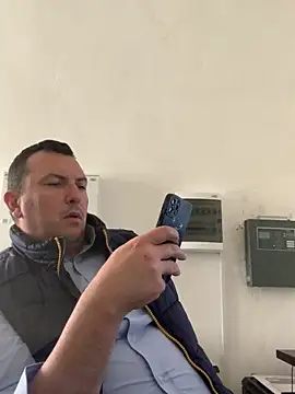 Mike8523 Live XXX-Chat