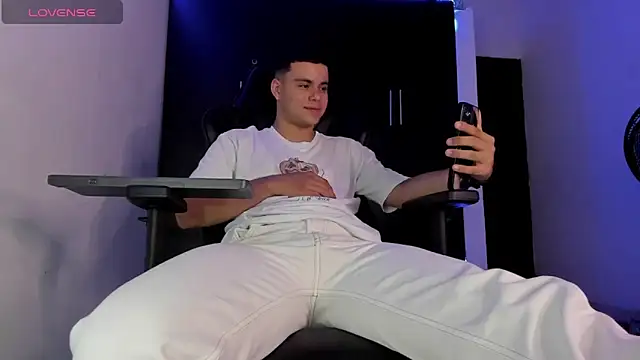 عرض كام Liam_Mateo