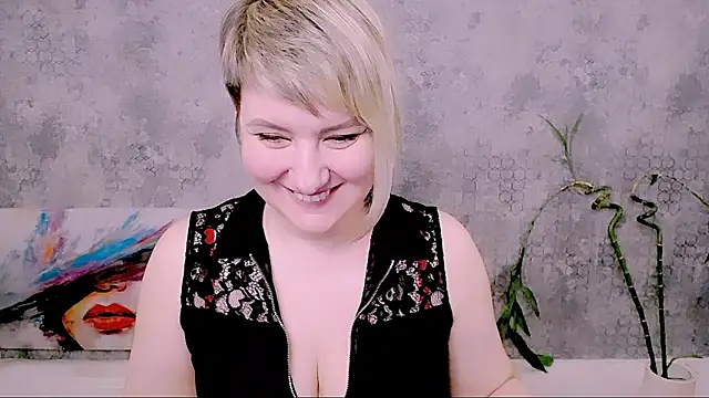 Djullia 即時 XXX 聊天