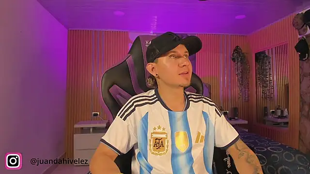 Chat +18 de David_Gorgeous ao vivo