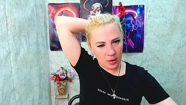 EmmaCat_ Chat XXX in diretta