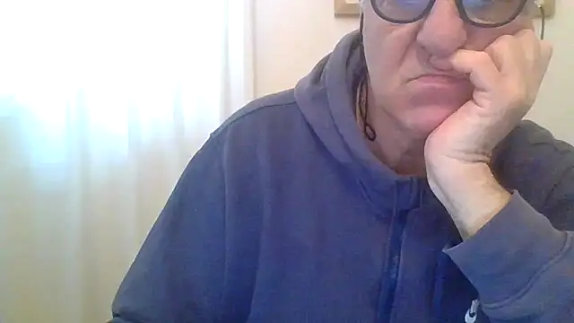 ANONIMO7735 Chat XXX live