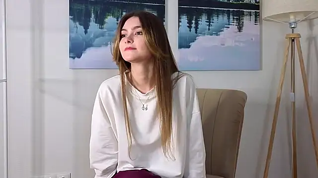 CherlyGuss élő XXX-chatje