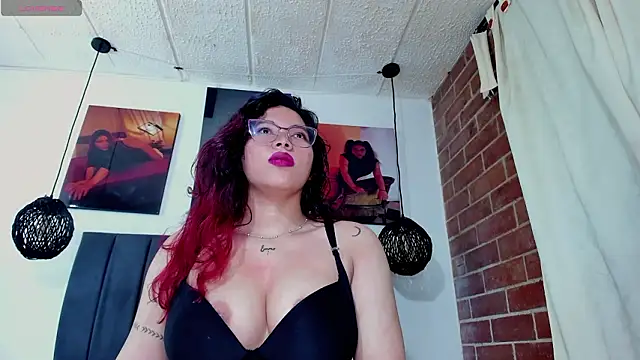 kyliejenner_hot Adlı Modelin Canlı XXX Sohbeti