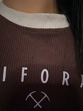 Isabella-Teen Adlı Modelin Canlı XXX Sohbeti