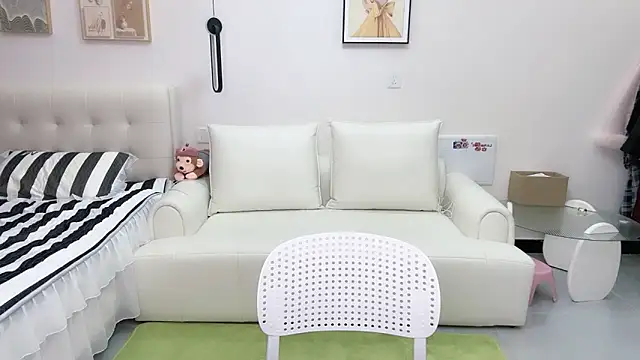 shuangshuang3 Adlı Modelin Canlı XXX Sohbeti