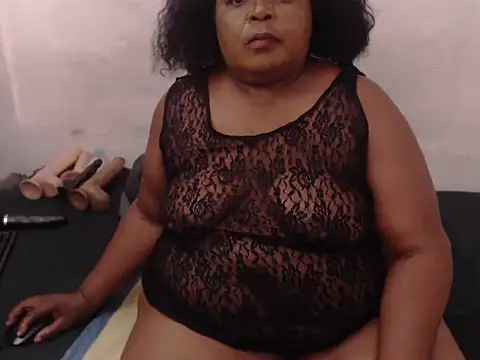 MatureBootyBabe4Uxx Webcamshow