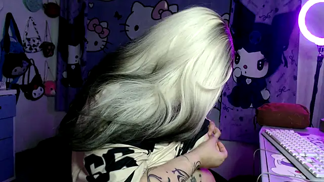 lussyevans24 Adlı Modelin Canlı XXX Sohbeti