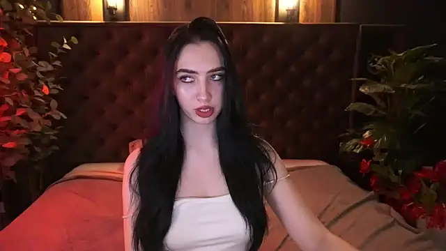 WildKittenX_ Adlı Modelin Canlı XXX Sohbeti