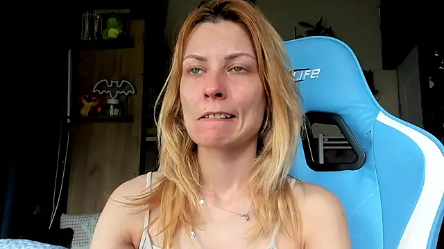 karo123421 Adlı Modelin Canlı XXX Sohbeti