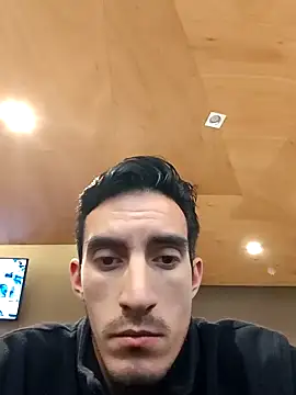 Živý XXX chat TommyMomentum