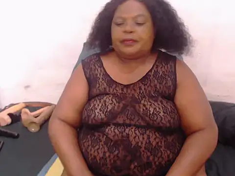 Show webcam de MatureBootyBabe4Uxx