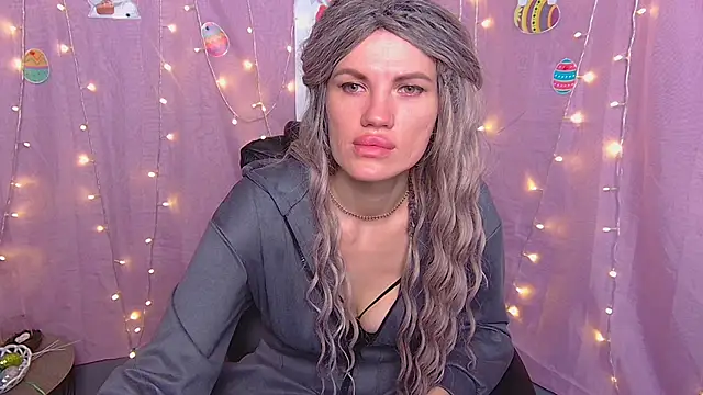 MilaLoona Chat XXX in diretta