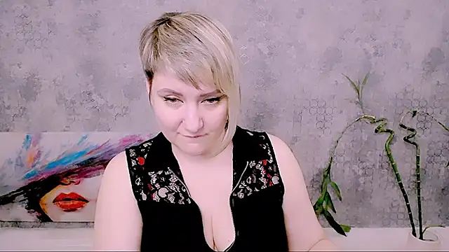 XXX chat uživo modela Djullia
