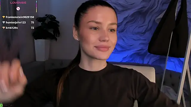 Aria_Mila Adlı Modelin Canlı XXX Sohbeti