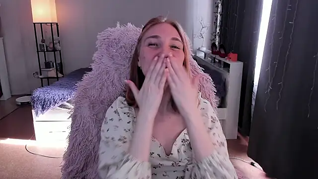 ReddHotPipper Adlı Modelin Canlı XXX Sohbeti