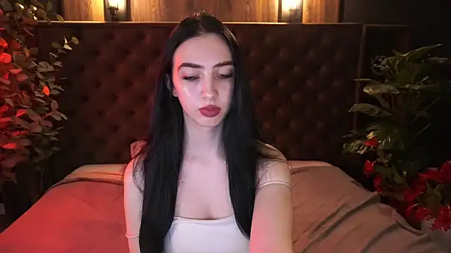 XXX chat uživo modela WildKittenX_