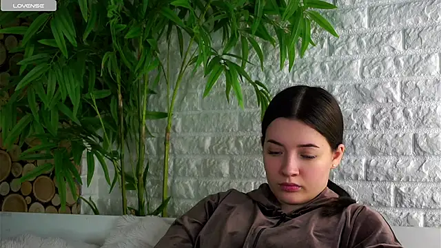 LowOncoming Chat XXX in diretta