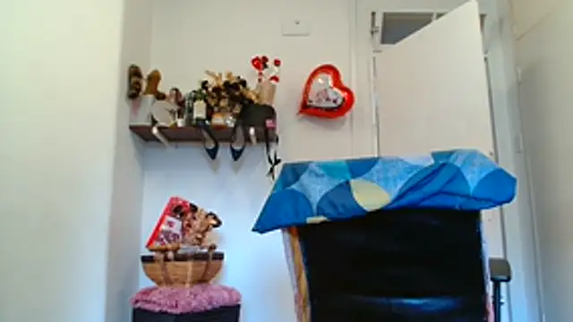 Pokazy przed kamerką – xTALLSEXYBUMx