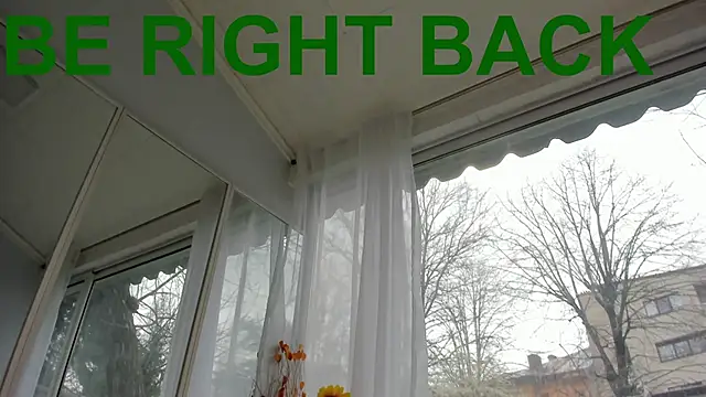 Ella_Vee: απευθείας συνομιλία ΧΧΧ