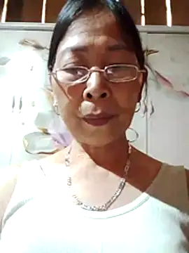 Sky-rain98's Webcam Show