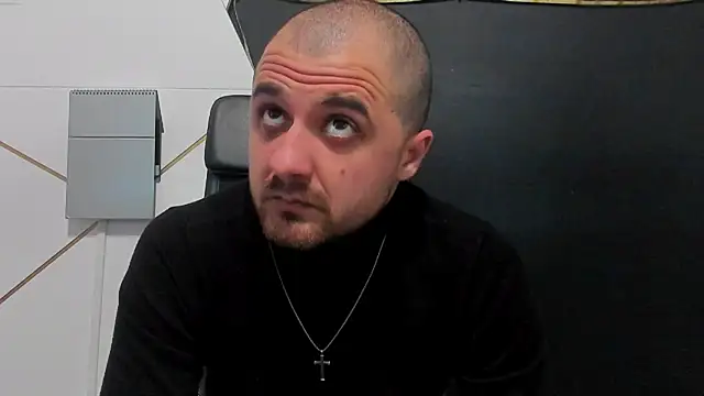 Онлайн чат XXX JamesMyerss