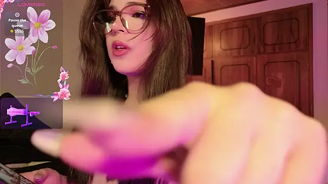 Yuri_Stars: онлайн-секс-чат