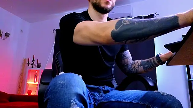 MightyAaron66 Chat XXX in diretta