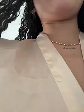 BrianaDesire Show in webcam