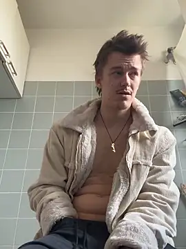 Chat XXX en directo de Toyjungee