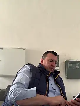 Mike8523 在線直播表演